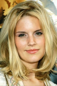 Maggie Grace as Shannon Rutherford in Season 2 (09/2005)