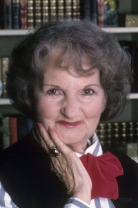 Billie Bird as Woman in Airport in Home Alone (11/1990)