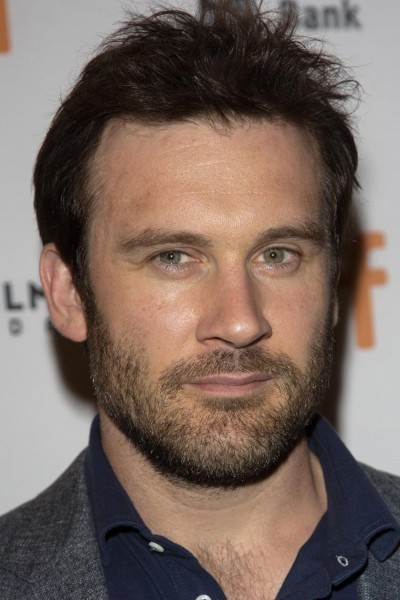 Clive Standen profile image