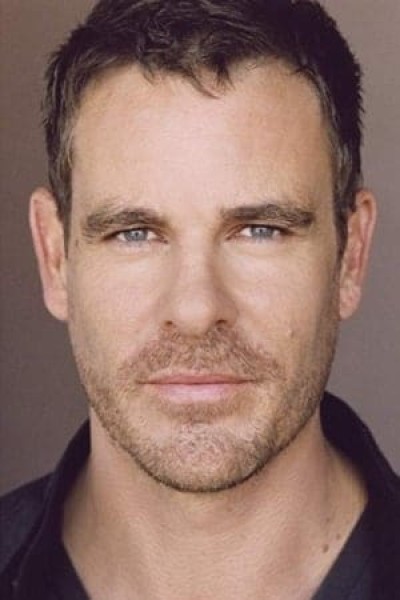 Aaron Jeffery profile image