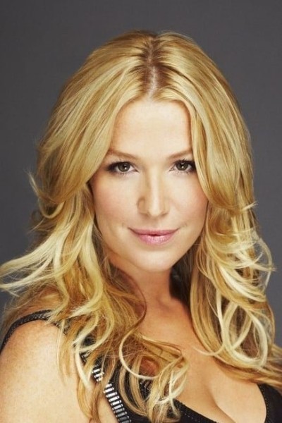 Poppy Montgomery profile image