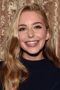 Jessica Rothe as Samantha in Utopia (09/2020)