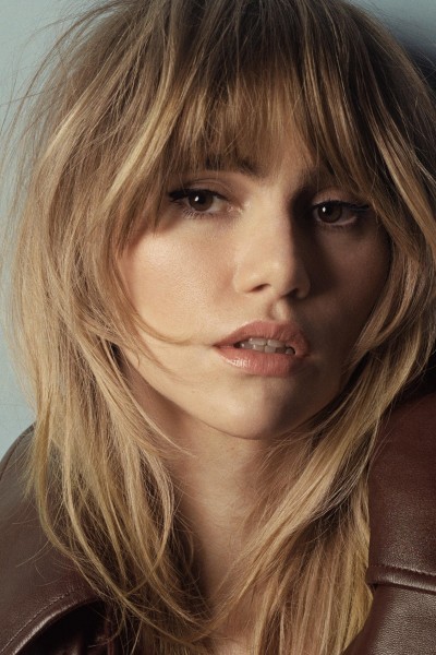 Suki Waterhouse profile image