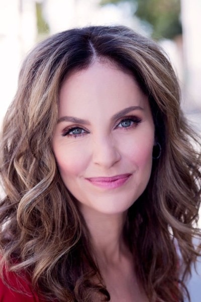 Amy Brenneman profile image