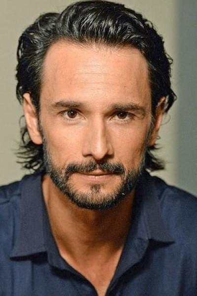 Rodrigo Santoro profile image