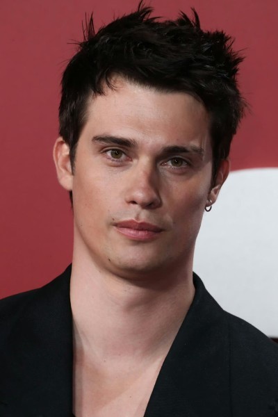 Nicholas Galitzine profile image