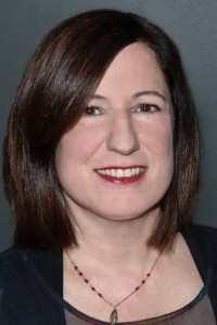 Toni Graphia as Executive Producer in Outlander (08/2014)