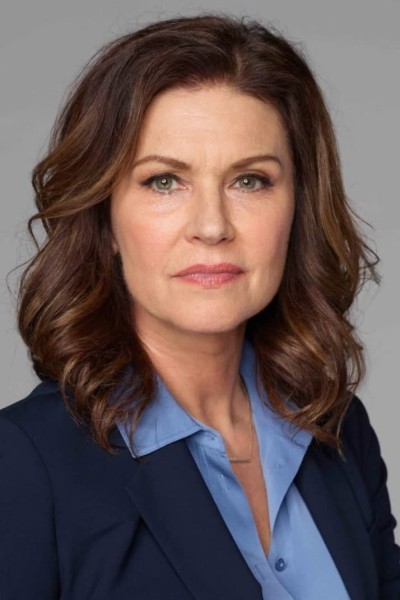 Wendy Crewson profile image