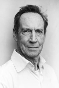 Jonathan Hyde as Allen Chamberlain in The Mummy (04/1999)