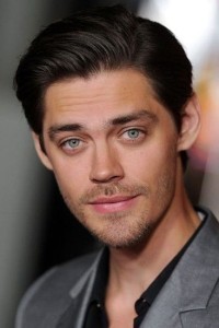 Tom Payne as Jesus Rovia in Season 9 (10/2018)