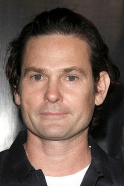 Henry Thomas profile image