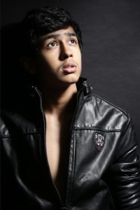 Rudhraksh Jaiswal as Ovi Mahajan in Extraction (04/2020)