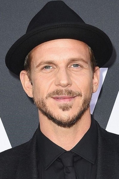 Gustaf Skarsgård profile image