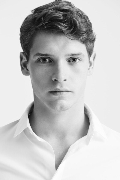 Billy Howle profile image