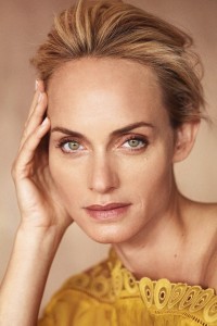 Amber Valletta as Madison Elizabeth Frank in What Lies Beneath (07/2000)