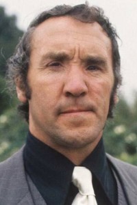 Alfie Curtis as Dr. Evazan (uncredited) in Star Wars (05/1977)