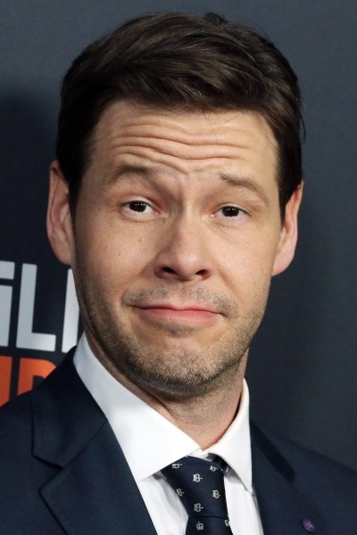 Ike Barinholtz profile image