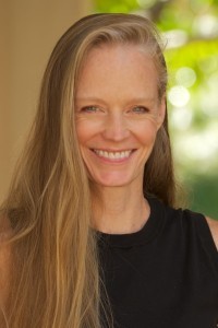 Suzy Amis as Lizzy Calvert in Titanic (11/1997)