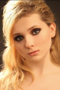 Abigail Breslin as Jules in Slayers (10/2022)