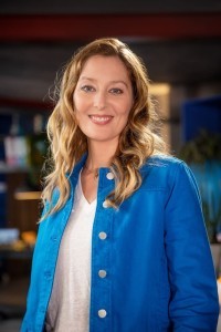 Elke Van Mello as Renée Robrechts in Season 2 (09/2021)