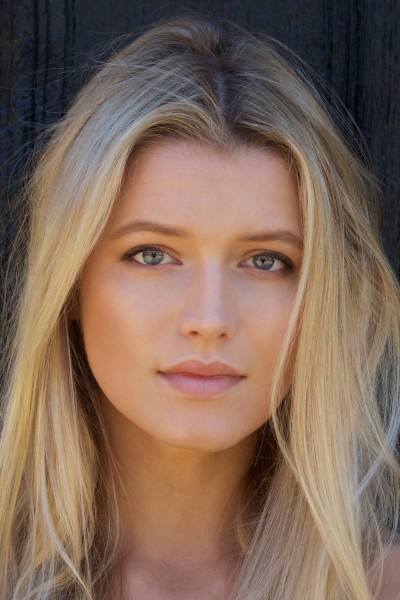 Lily Travers profile image