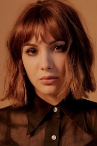 Hannah Marks as Amanda Brotzman in Dirk Gently's Holistic Detective Agency (10/2016)