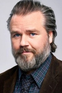 Tyler Labine as Sherlock Hobbs in Dirk Gently's Holistic Detective Agency (10/2016)