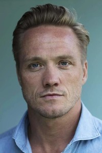 Christian Hillborg as Erik in Season 2 (03/2017)