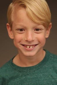 Evan Agos as Ellingboe Boy (voice) in Klaus (11/2019)