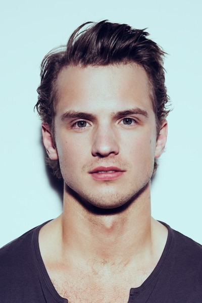 Freddie Stroma profile image