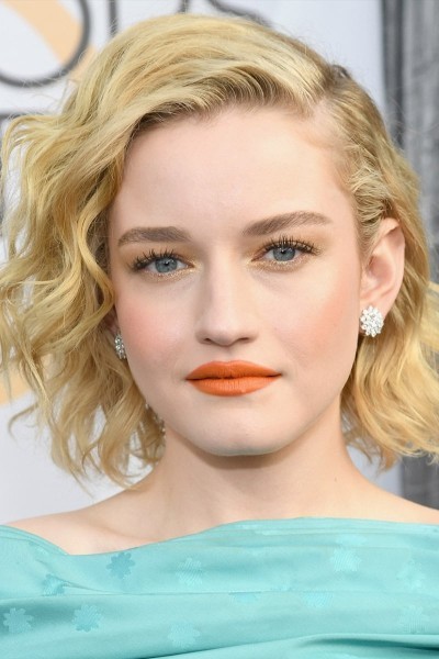 Julia Garner profile image