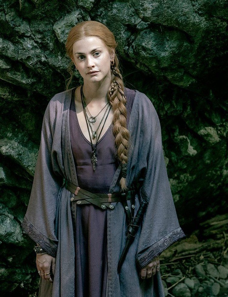 Stefanie Martini as Eadith in The Last Kingdom (10/2015)